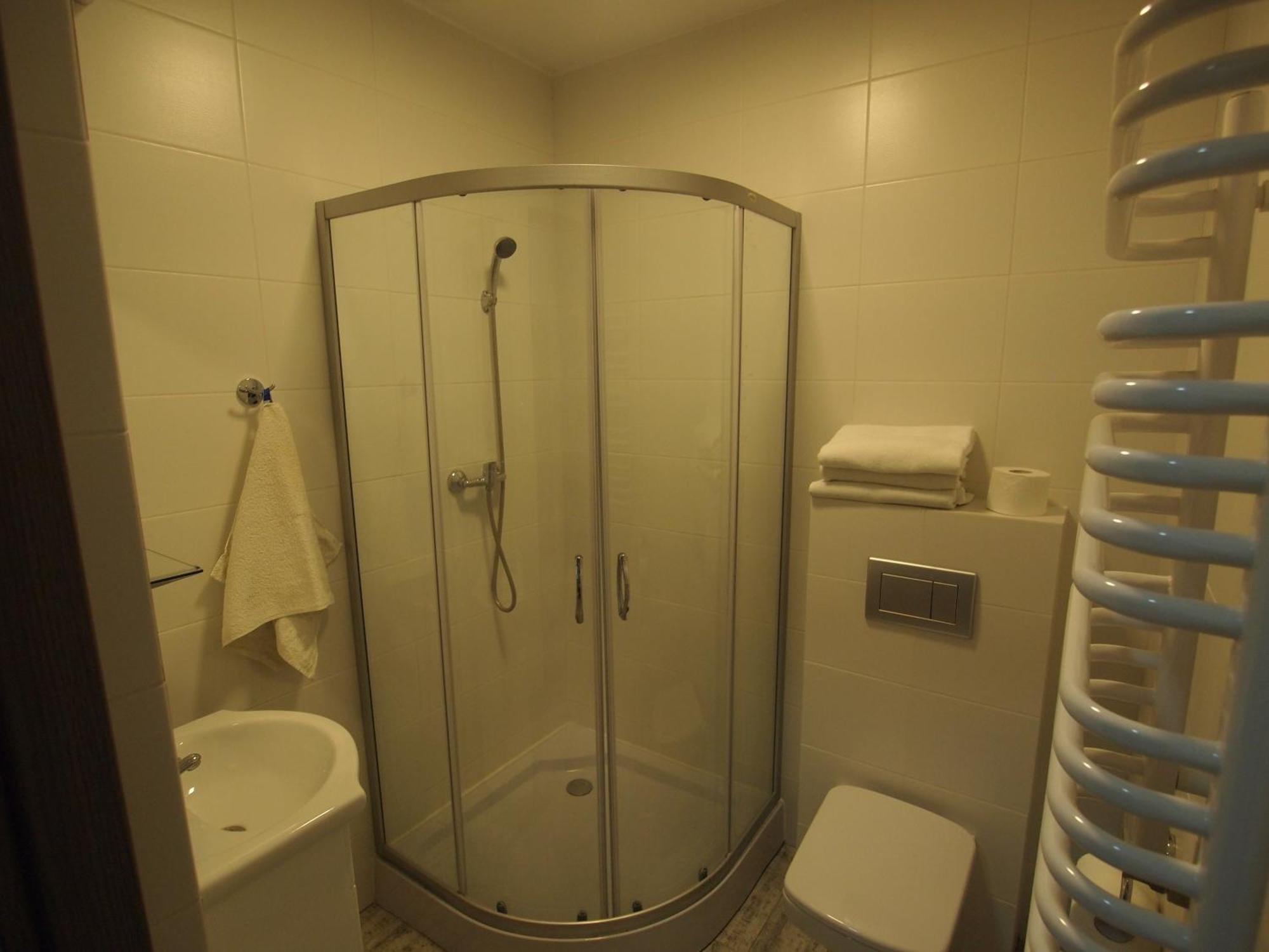 Zajazd Siodlo Hotel&Restauracja Кобыла-Гура Экстерьер фото