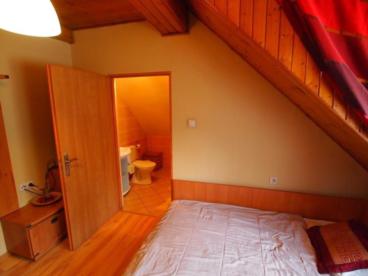 Zajazd Siodlo Hotel&Restauracja Кобыла-Гура Экстерьер фото