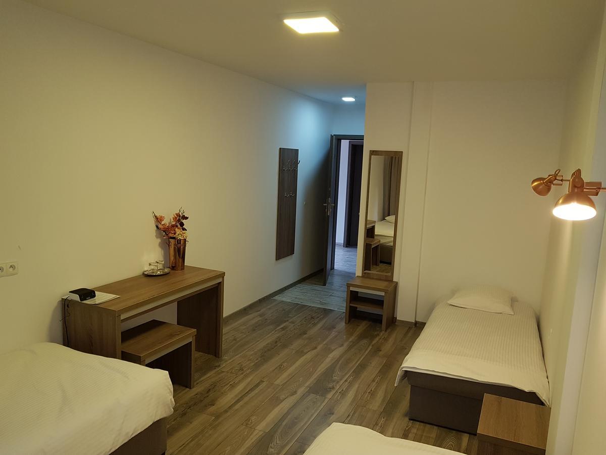 Zajazd Siodlo Hotel&Restauracja Кобыла-Гура Экстерьер фото
